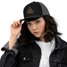 Charger l'image dans la galerie, Afan gold embroid logo trucker cap
